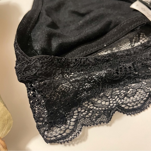 UO lace bralette - Picture 4 of 5